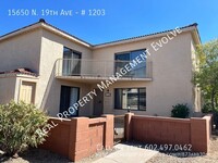 Building Photo - Phoenix Townhome is Move-in Ready! MOVE-IN...