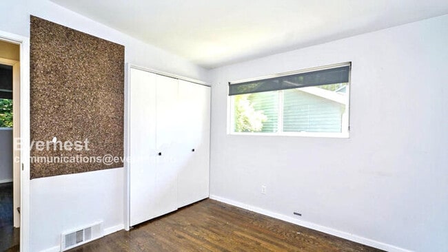 Building Photo - 13787 NE 77th Pl