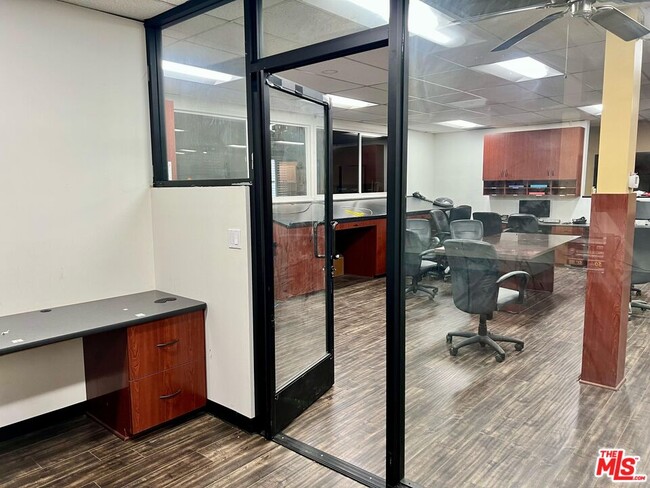 Building Photo - 7353 Canoga Ave