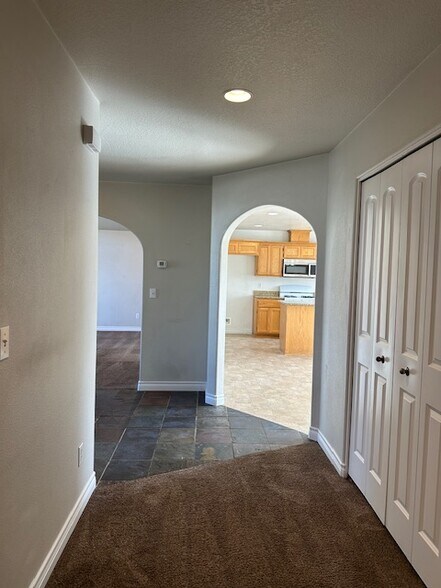 Building Photo - 1836 Hondeleau Ln