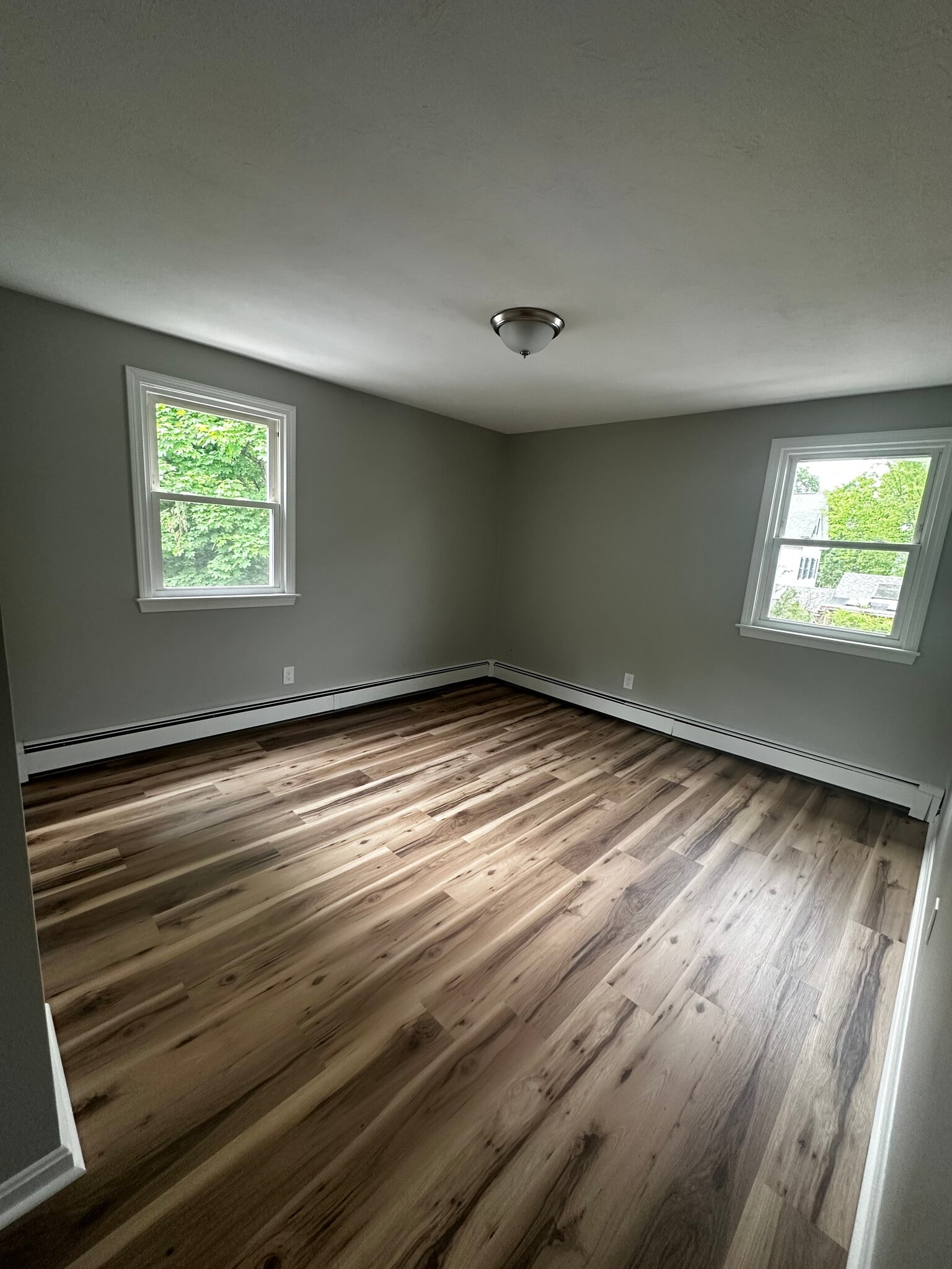 Side view of Bedroom 2 - 34 Pine St