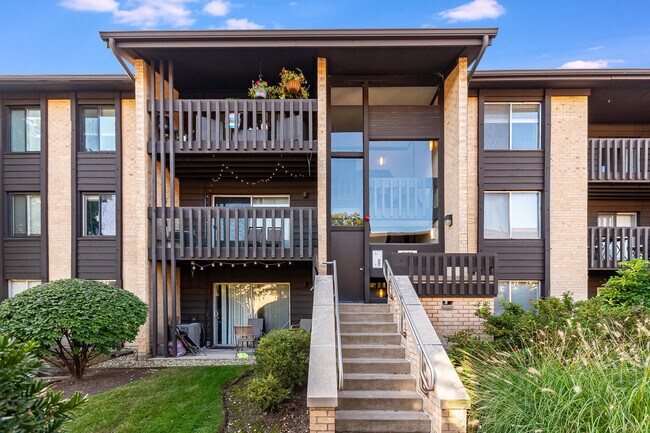 Building Photo - 6165 Knoll Wood Ct