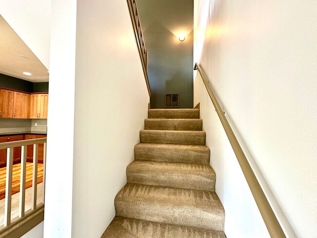 Building Photo - 3bd/2.5ba Bothell Townhome