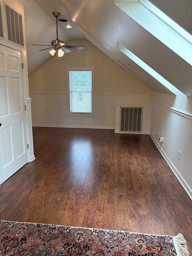 Building Photo - 470 Walden Rd