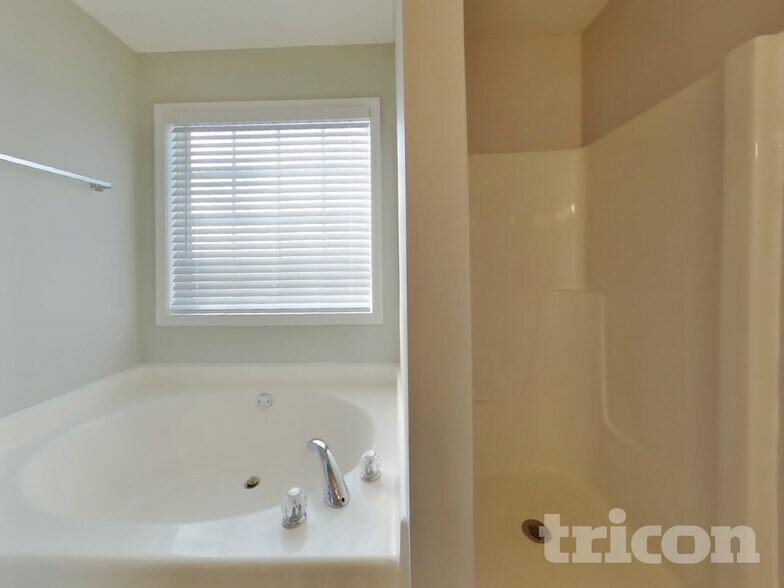 Building Photo - 45 Shenandoah Ln