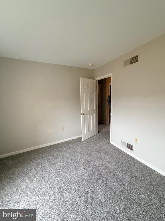 Building Photo - 156 Sparrow Rd