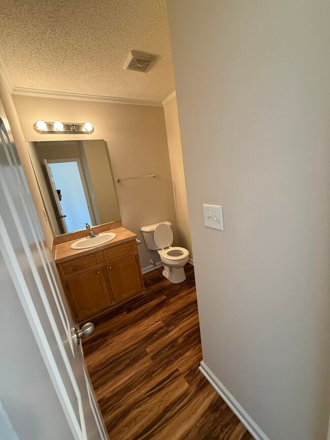 Building Photo - 1217 Cross Creek Cir