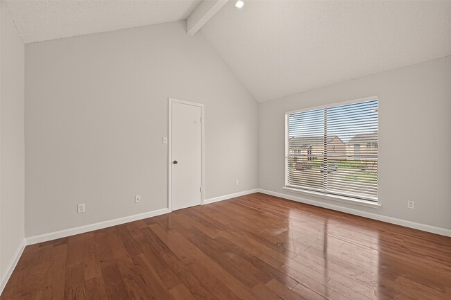 Building Photo - 8483 Sands Point Dr