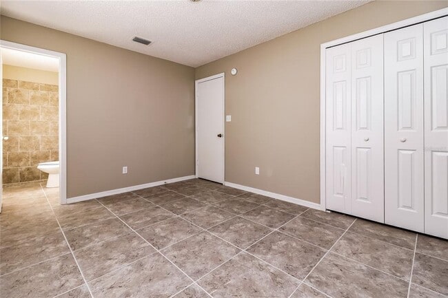 Building Photo - 605 Dorothy Cir