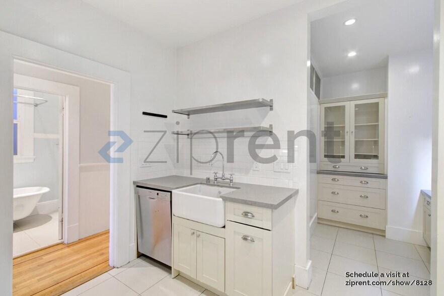 Building Photo - Unit