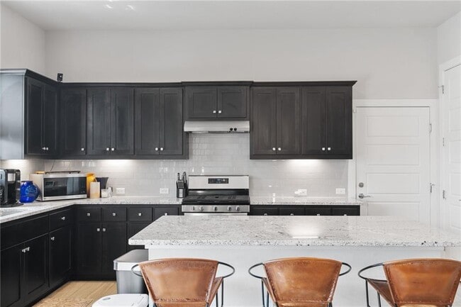 Building Photo - 1514 Arcilla St