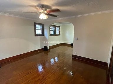 Building Photo - 212 E Maywood Ave