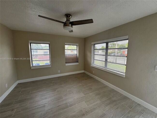 Building Photo - 5708 NW 11th Ave