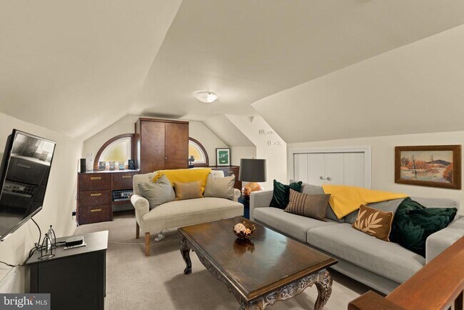 Building Photo - 6403 40th Ave