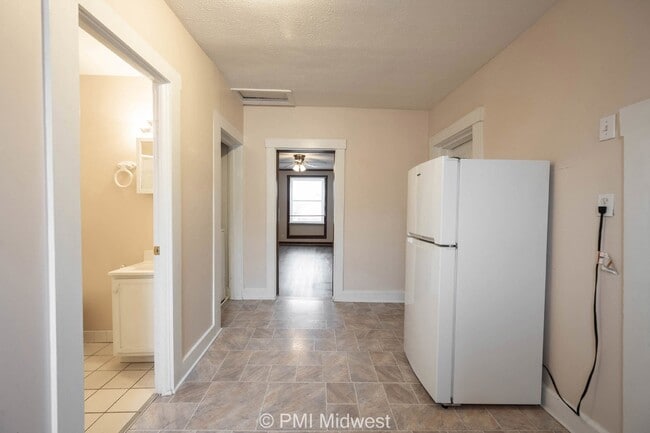 Building Photo - "Charming Compact Living in Heart of Lebanon – Ideal for Minimalists!"