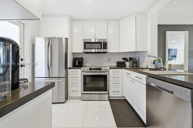 Building Photo - 1501 S Ocean Blvd