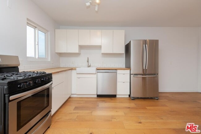 Building Photo - 3933 Marathon St