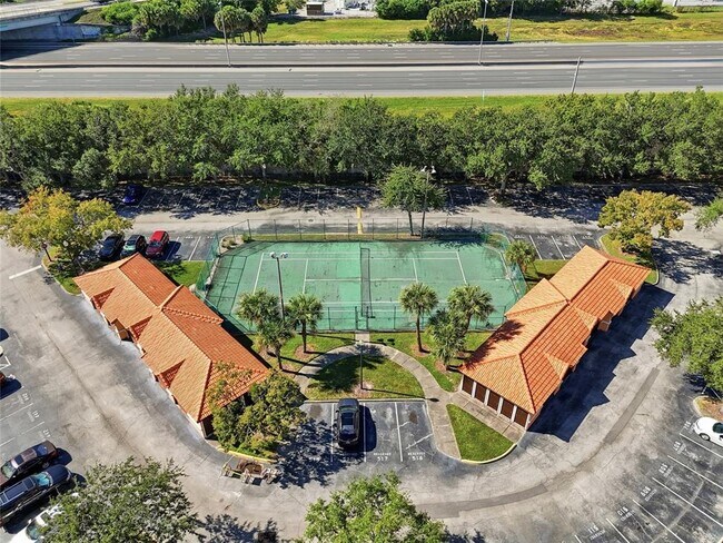 Building Photo - 5447 Vineland Rd