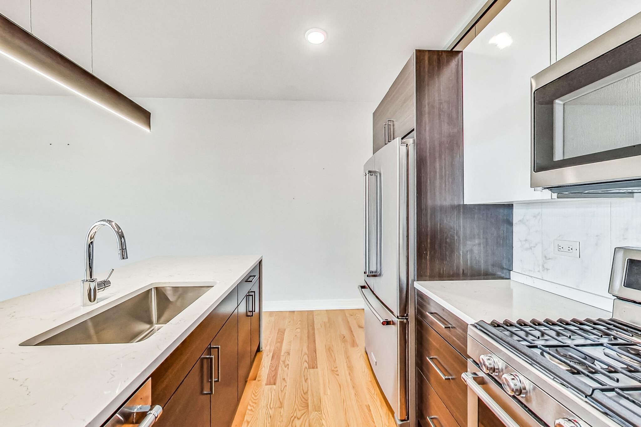 Building Photo - 1641 W Grand Ave