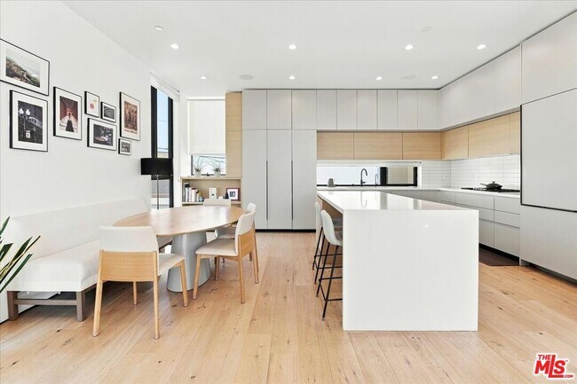 Building Photo - 6077 1/2 Horner St