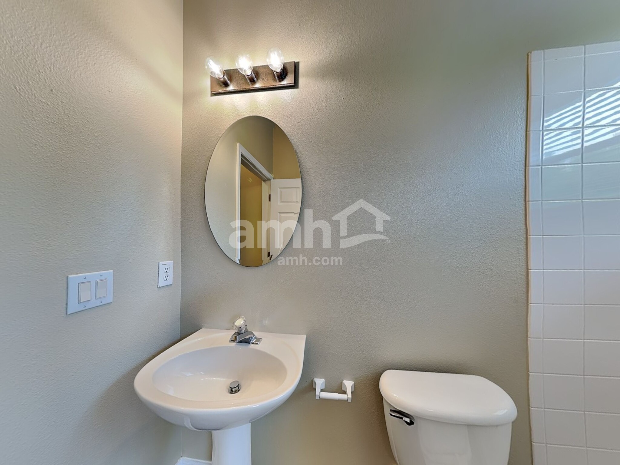 Building Photo - 9705 Bennington Chase Dr