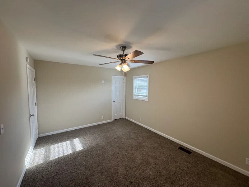 Building Photo - 3837 Buena Vista Pike