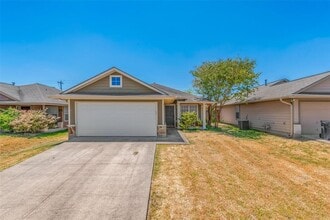 Building Photo - 943 Crested Point Dr