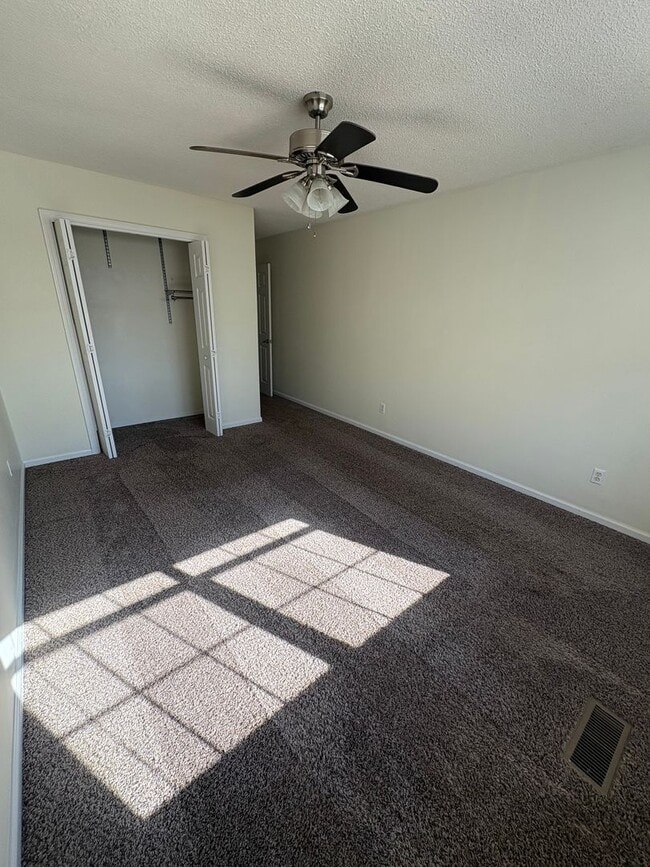 Building Photo - 118 W Briar Dr