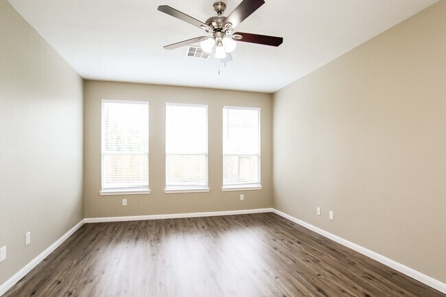 Building Photo - 21806 Catoosa Dr