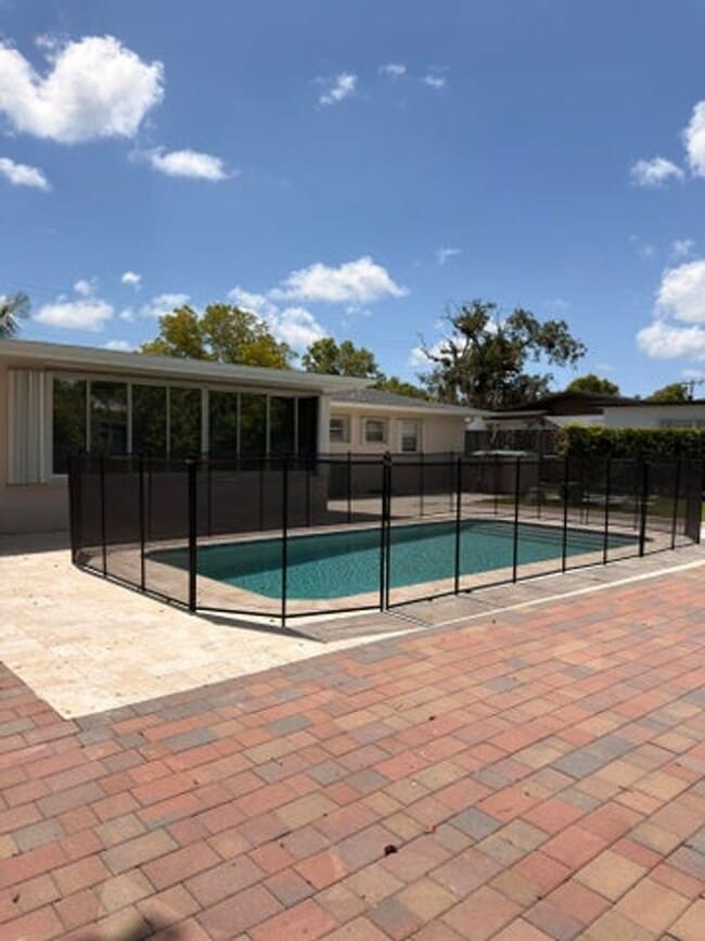 Building Photo - 7500 SW 98th Ct