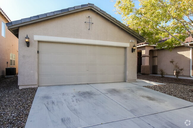 Building Photo - 5037 Whistling Acres Ave