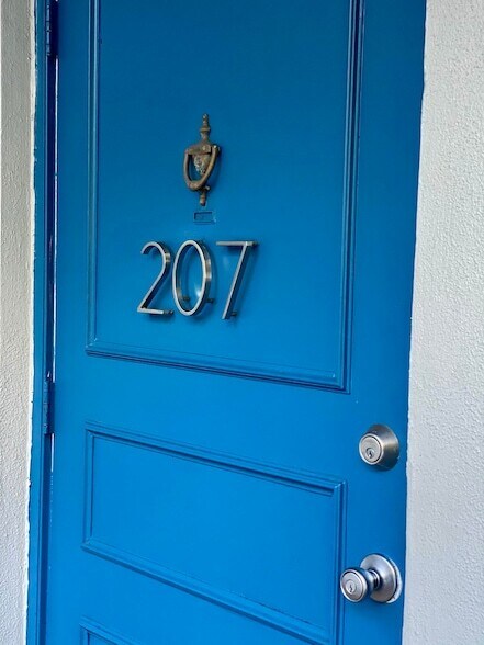 Building Photo - 1407 NE 56th St