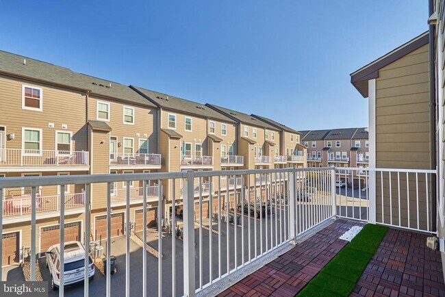 Building Photo - 45116 Kincora Dr