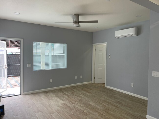 Building Photo - Brand new 1 bedroom 1 bath duplex in San D...