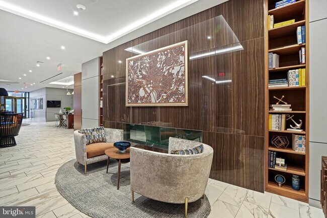 Building Photo - 1211 Van St SE