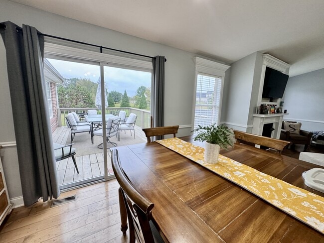 Building Photo - 92 Water Cliff Dr