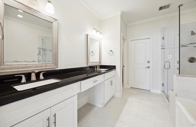 Building Photo - 1230 W 25th St