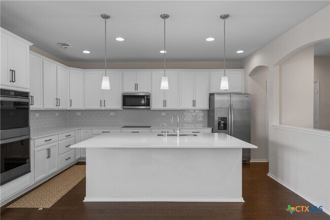 Building Photo - 942 Blue Violet
