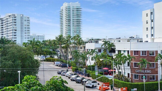 Building Photo - 1340 Lincoln Rd