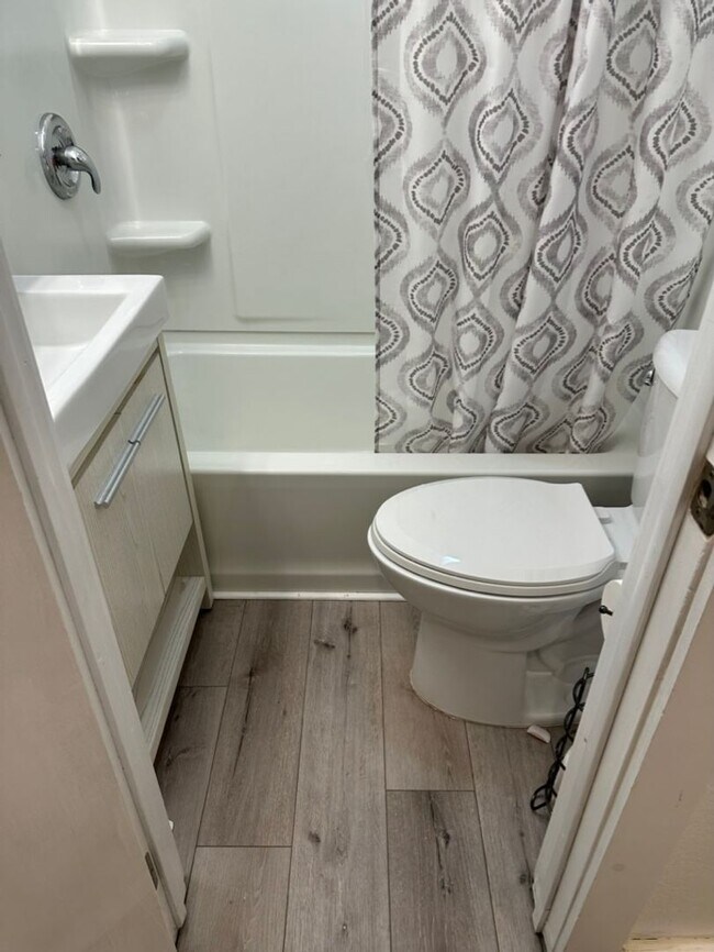 Building Photo - 2848 4th St