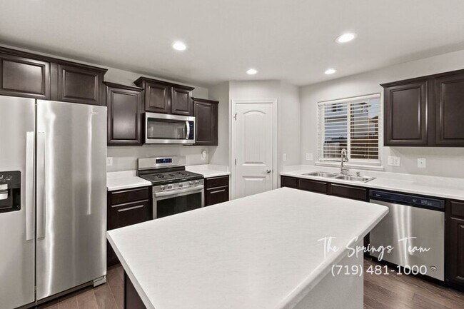 Building Photo - 10957 Matta Dr