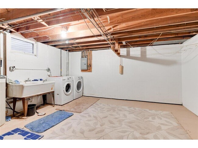 Building Photo - 4509 Laguna Dr