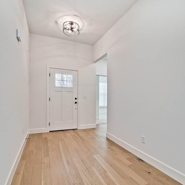 Building Photo - 1 Claypole Ln