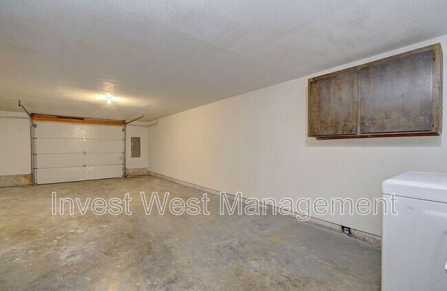 Building Photo - 224 NW 12th Ave