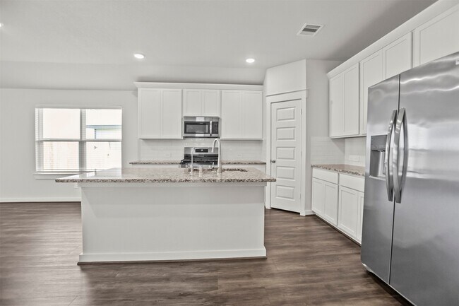 Building Photo - 30290 Kingston Heath Dr