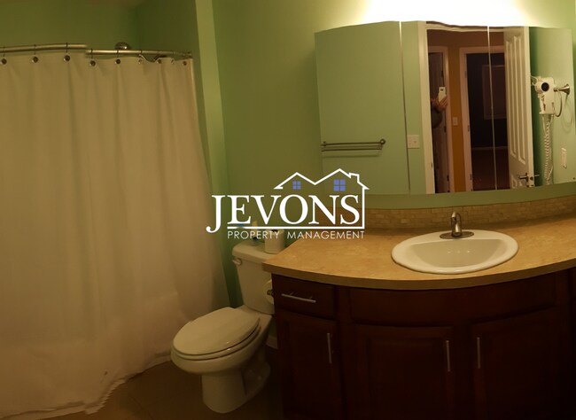 Building Photo - Coming Soon! Gorgeous 4BD Home in the Heart of Issaquah Highlands