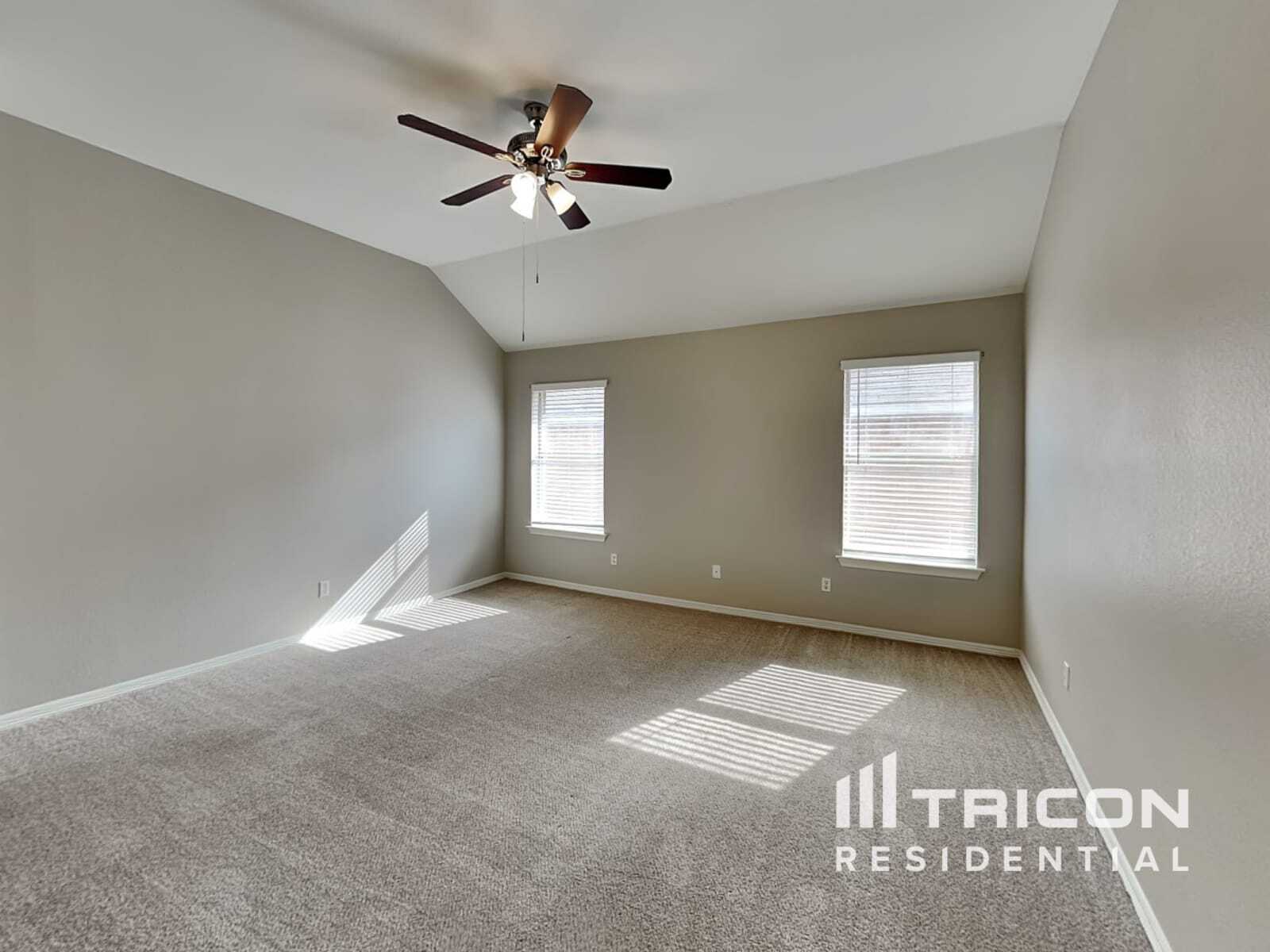Building Photo - 1082 Roundrock Dr