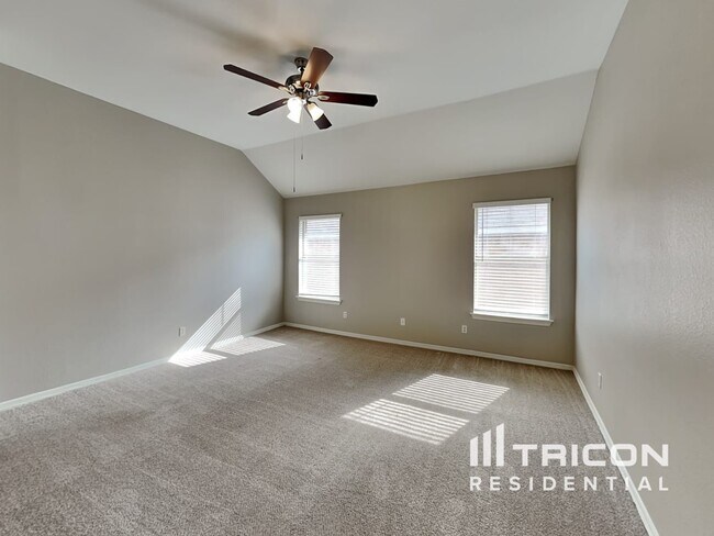 Building Photo - 1082 Roundrock Dr