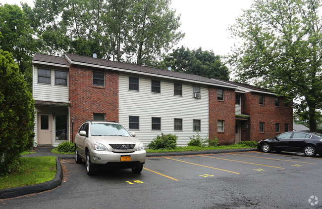 Building Photo - Willow Heights Apartments