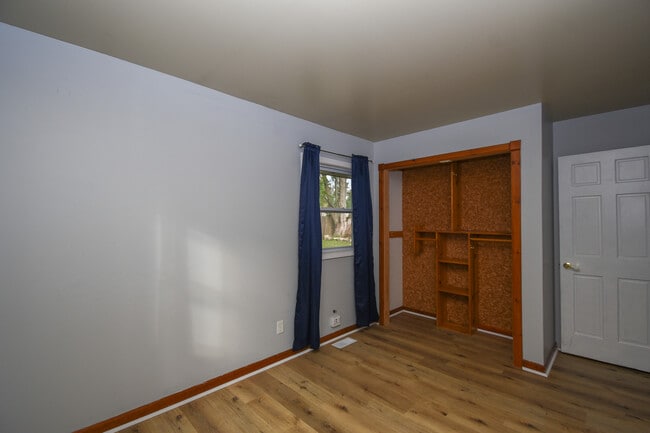 Building Photo - 1107 Hilltop Blvd